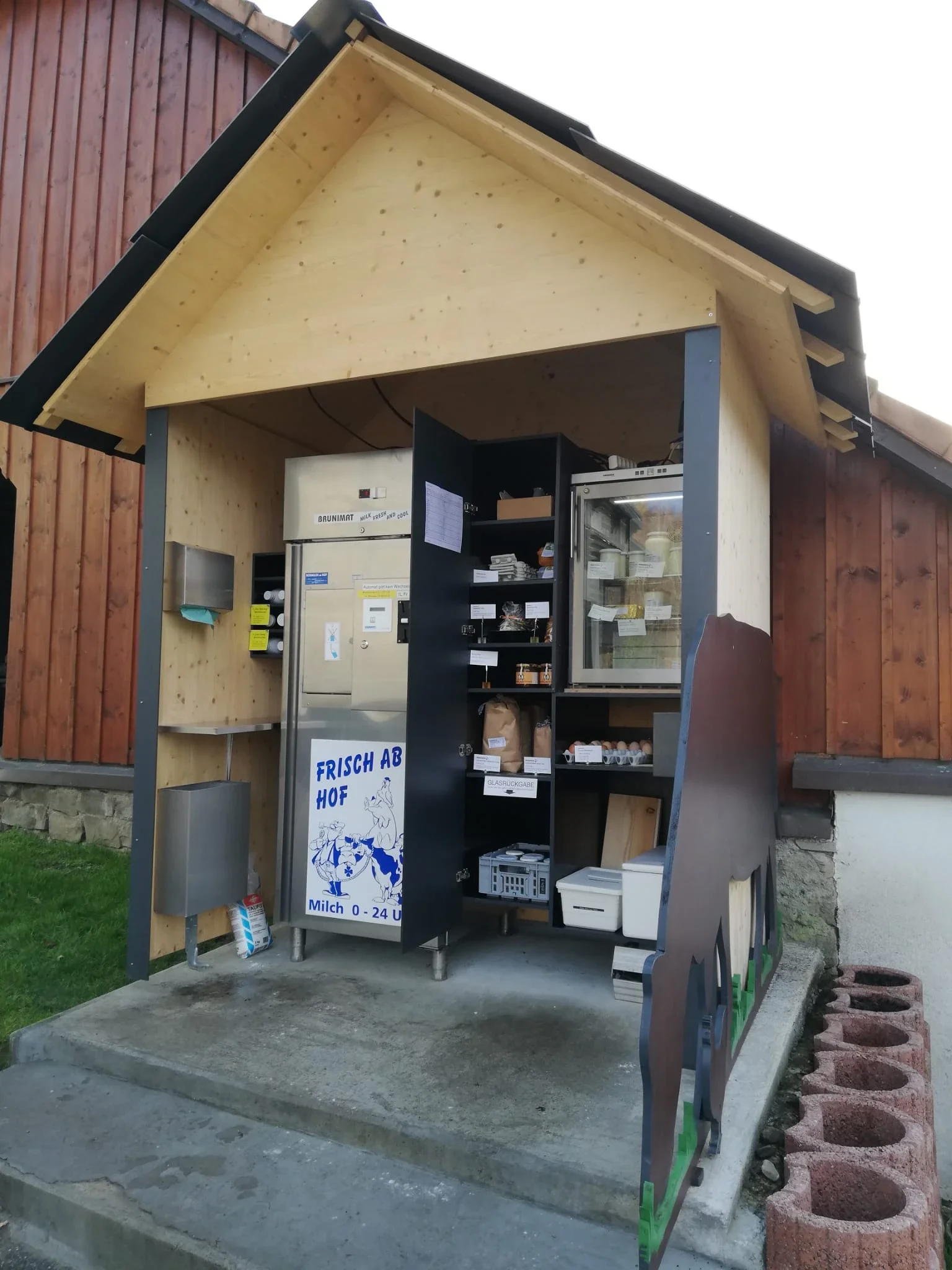 Der Dorfhofladen mit Milchautomat in Heubach